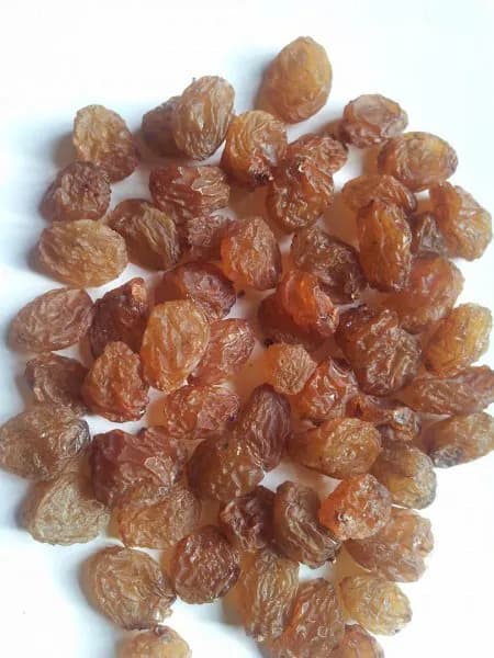 Grapes dried small "brown" (1 grade)