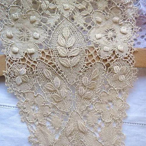 Костюм шелковое кружево