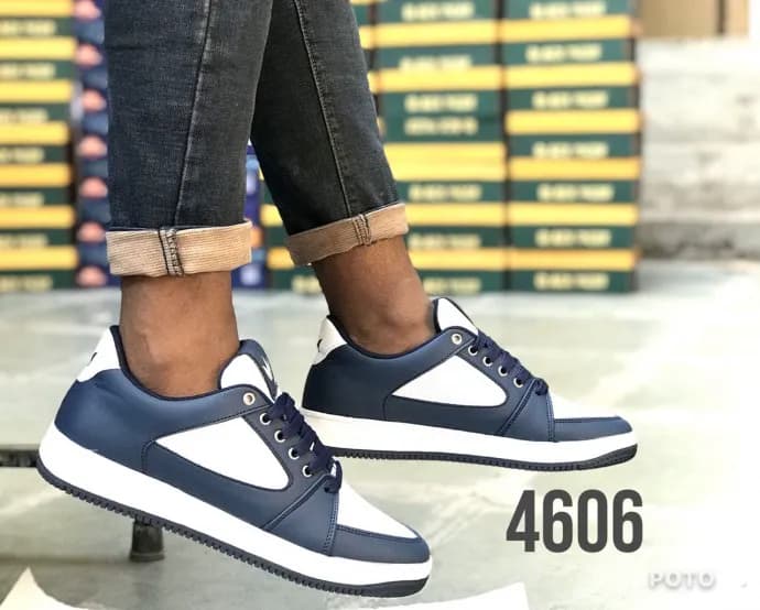 Спортивная обувь